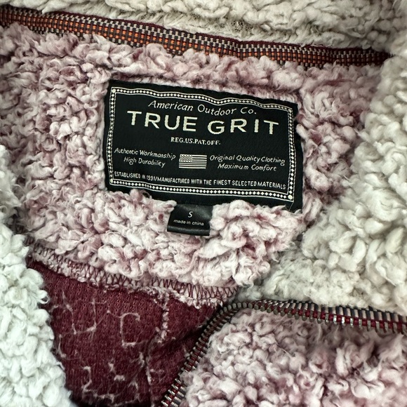 True Grit fleece size small - Picture 3 of 3